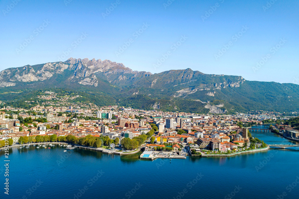 Lecco - Lago di Como (IT) - Vista aerea panoramica della città
Lecco - Lago di Como (IT) - Vista aerea panoramica della città