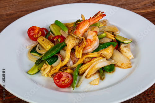 Stir fry with seafood