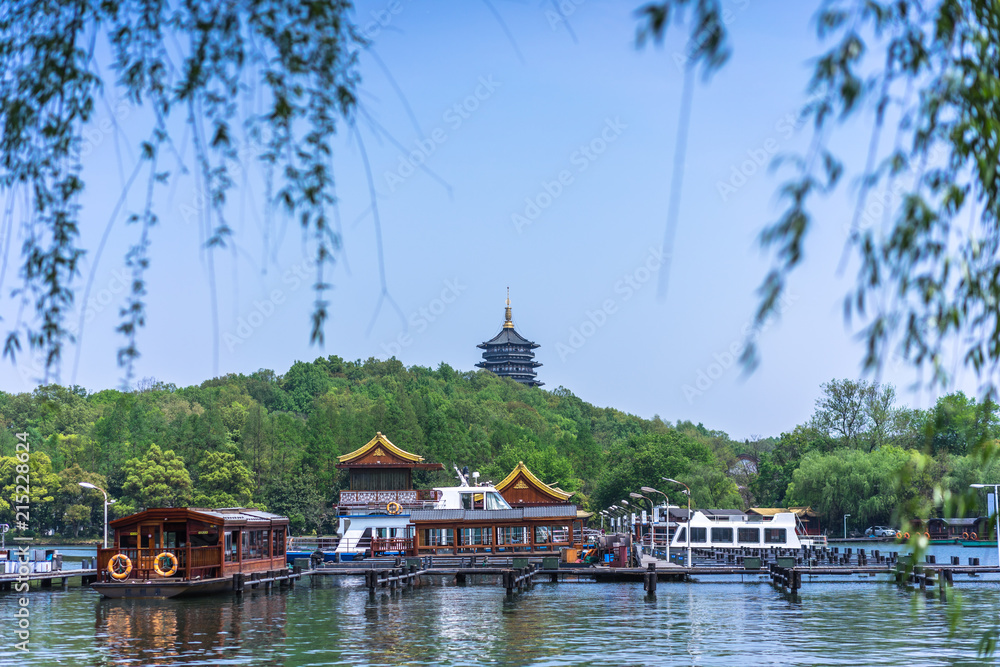 Fototapeta premium landscape of west lake in hangzhou china