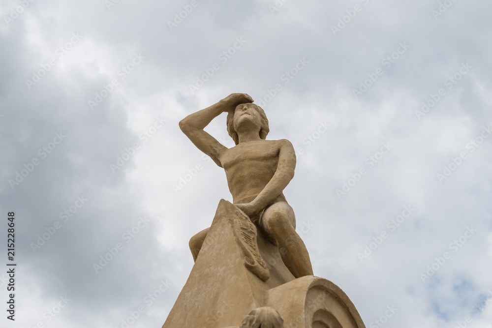 Bruckmandl Statue auf der Steinernen Brücke in Regensburg, Deutschland