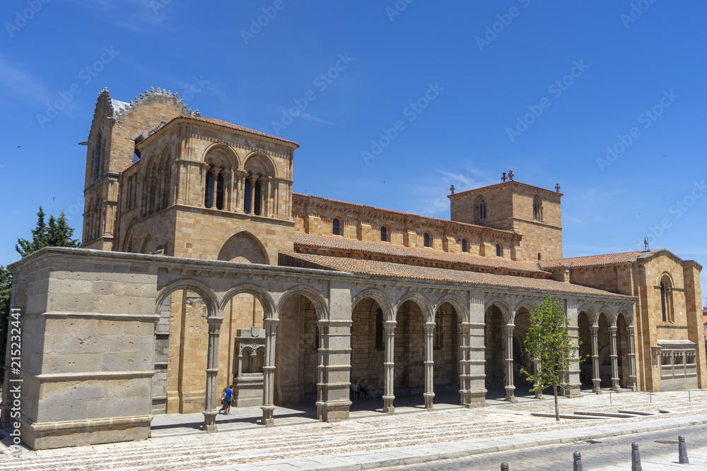 Basílica de los santos hermanos Mártires o de San Vicente en la ciudad de Ávila, España