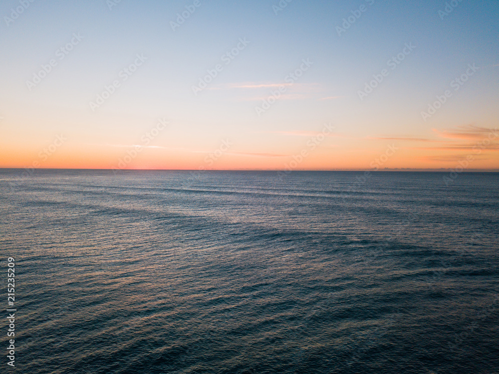 Fototapeta premium Ocean horizon before the sunrise.