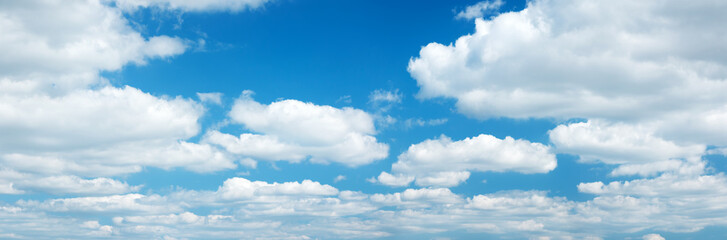 Canvas schilderij Hemel Witte wolken op zonnige blauwe lucht  © candy1812