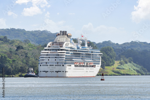 Panama Canal Cruise photo