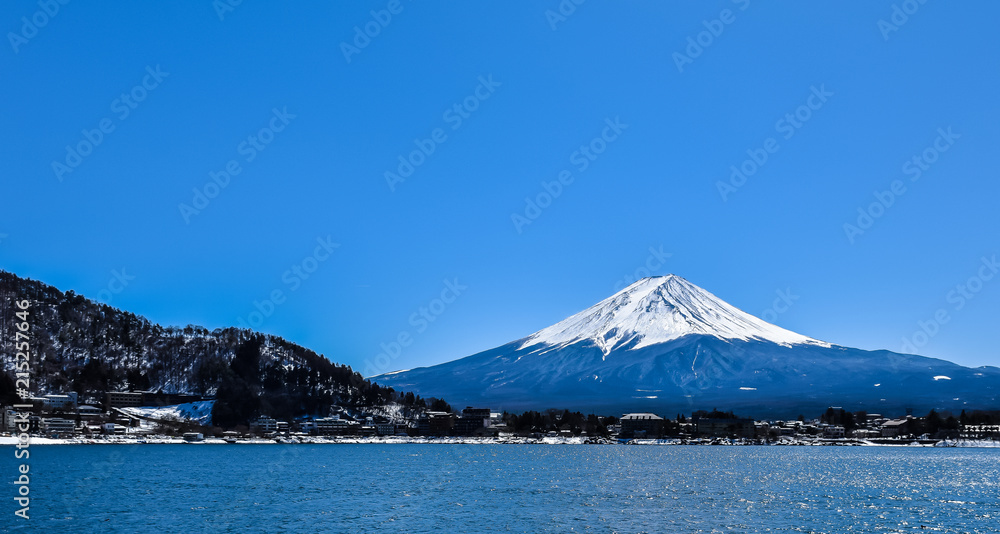 Fuji and tha lake