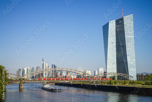 Frankfurt mit EZB und Skyline