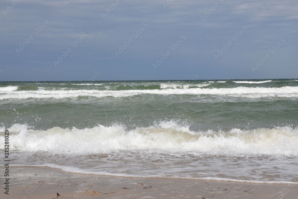 Hohe Wellen an der Ostsee