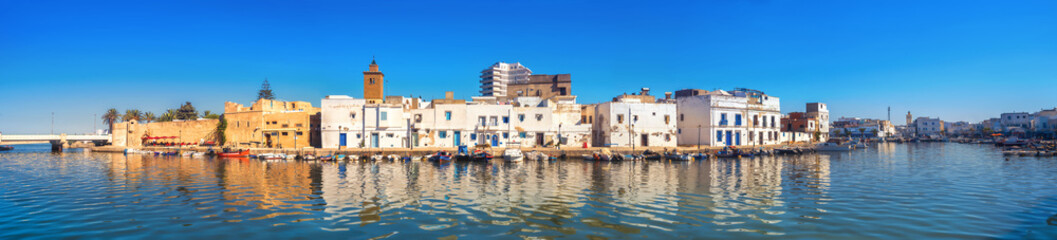 Fotobehang Tunesië Oude haven van Bizerte panorama  © Valery Bareta