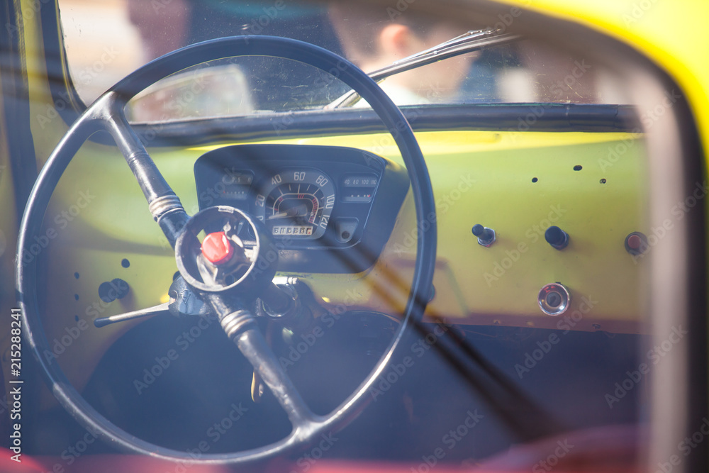 steering wheel and instrument panel retro auto