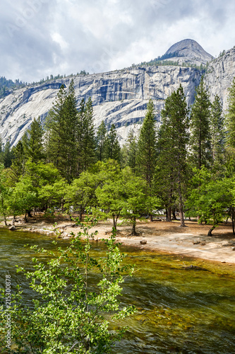Obraz na płótnie View of the mountains and the river, Yosemite national park, California, USA w salonie
