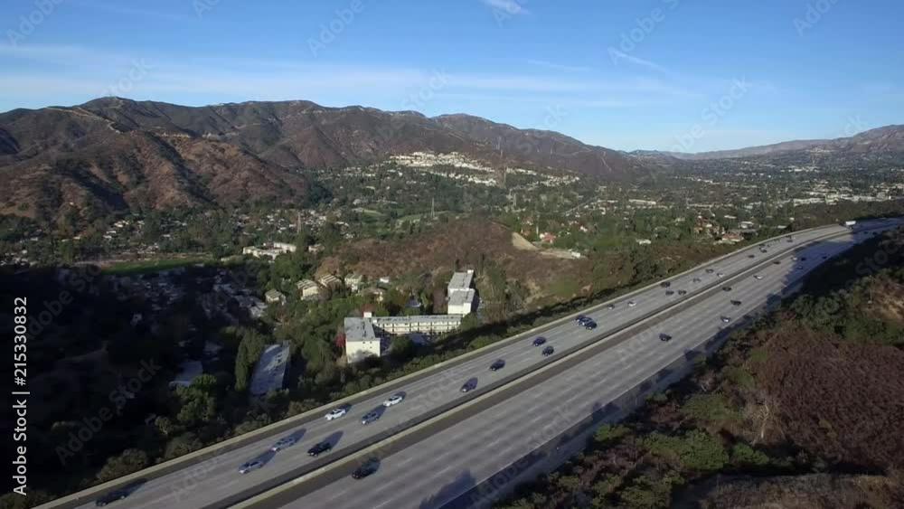Commuting through the mountains of Los Angeles Commuting through the mountains of Los Angeles
