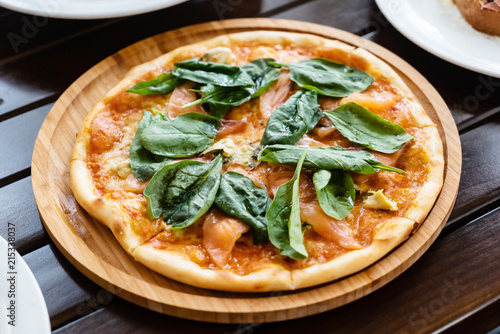 pizza with spinach