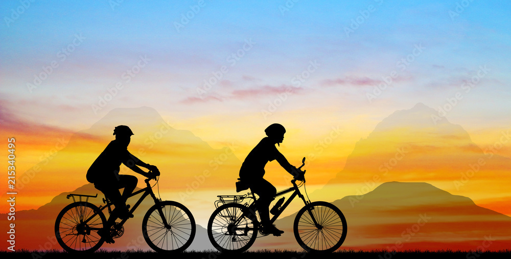 Fototapeta premium Silhouette group friend and bike relaxing on blurry sunset background.