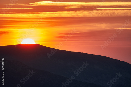 Caida del sol en la montaña de Madrid © dpasdel