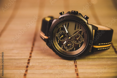      Men's Casual fashionable Wristwatch 
