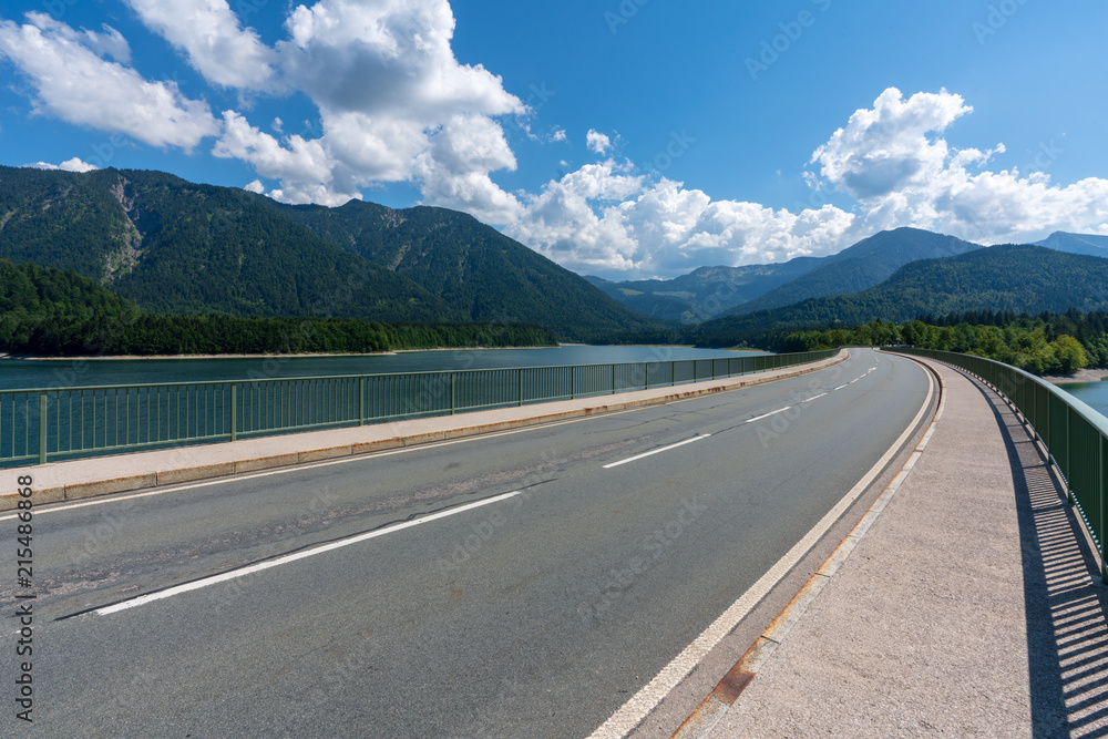 Naklejka premium Sylvensteinsee Brücke