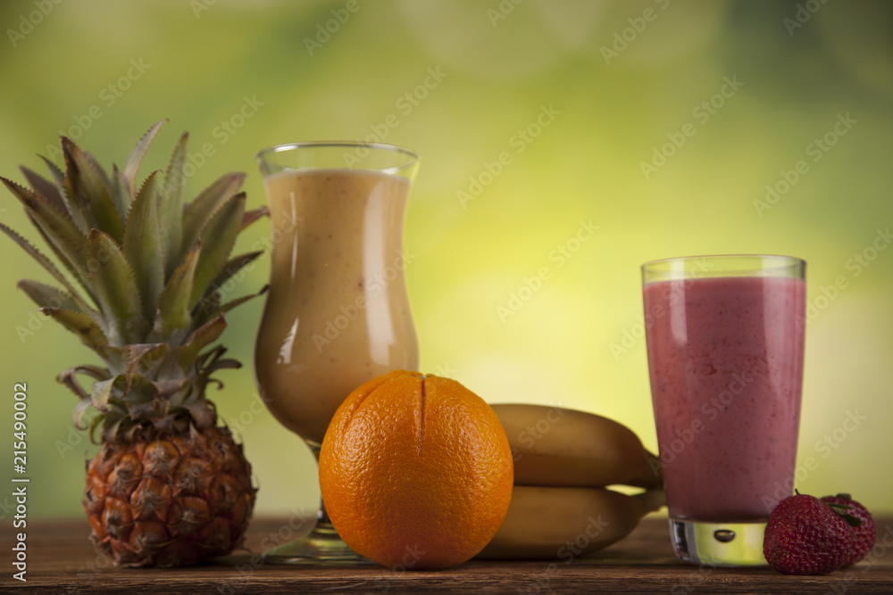 Fototapeta premium Fresh and healthy coctails
