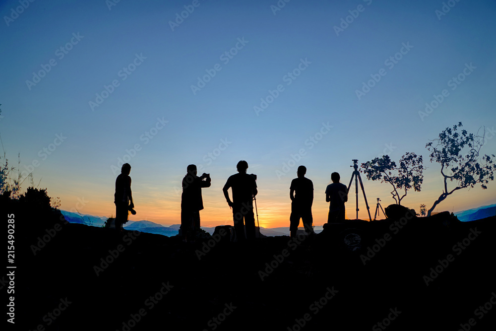 Fototapeta premium silhouette with sunrise.