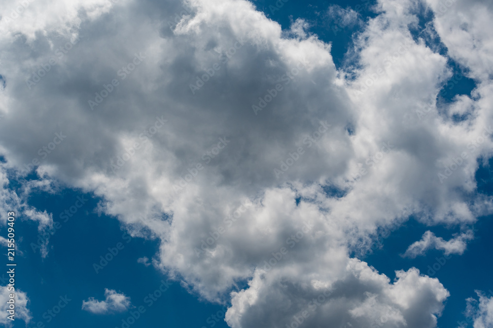 Blauer Himmel mit Wolken Blauer Himmel mit Wolken