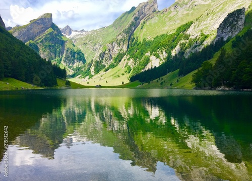Wanderung im Appenzeller Land in der Schweiz im Sommer