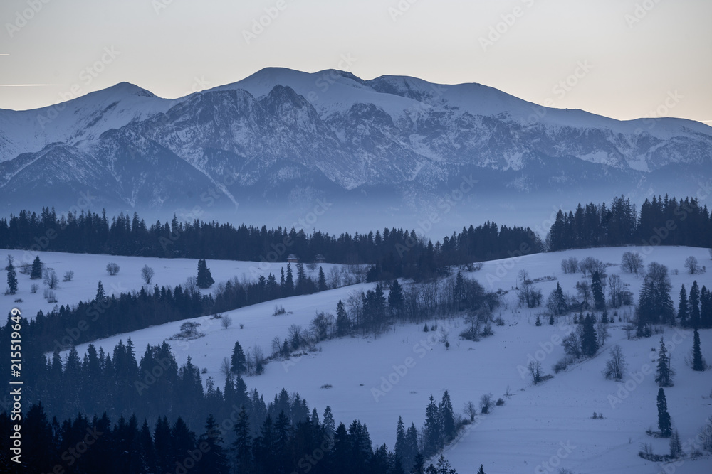 Obraz premium Tatry po zachodzie słońca - Giewont