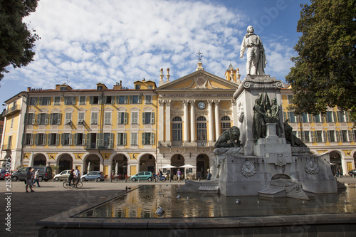 Francia, Nizza ,piazza Garibaldi con la statua di Garibaldi.