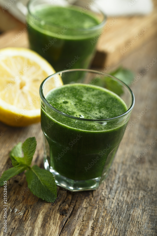 Healthy spinach and kale drink Healthy spinach and kale drink