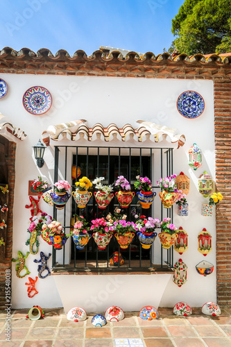 Fotografía vases en céramique décorés fleur, mijas, espagne 2