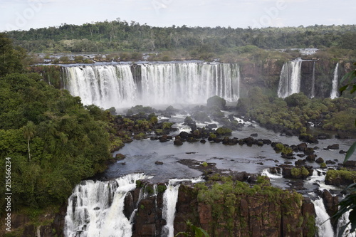 Cataratas do Igua  u no Brasil. queda d   gua de cachoeira. 