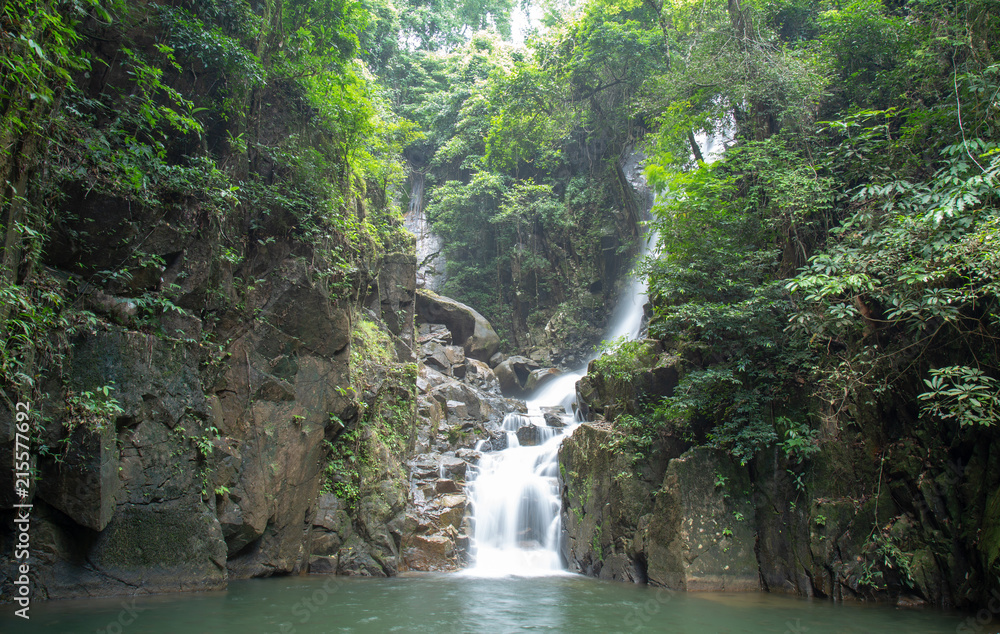 Fototapeta premium Phliu National Park Waterfall