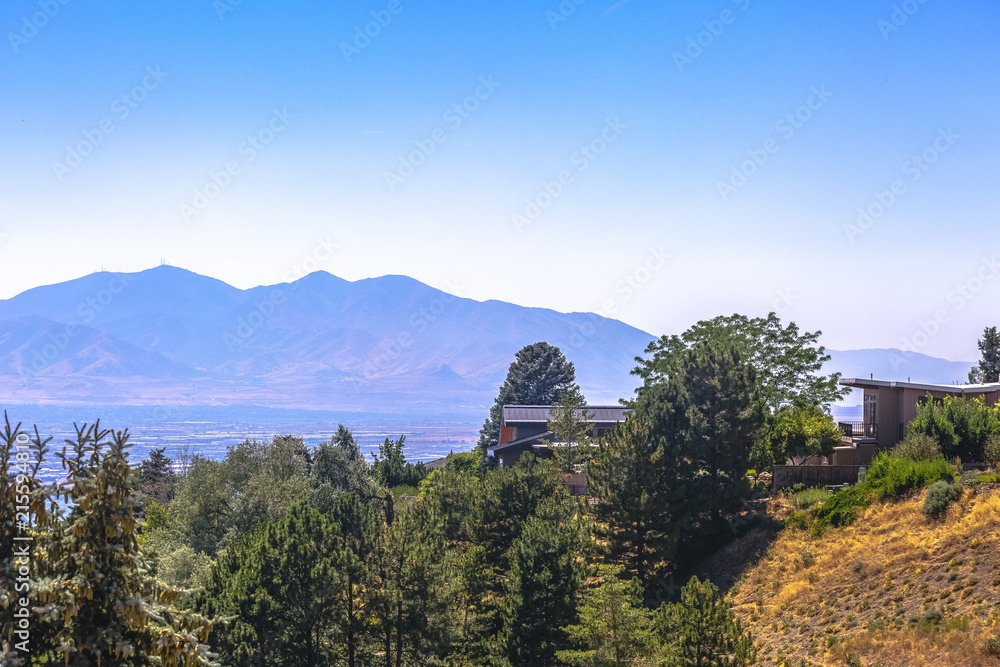 Obraz premium View of mountains and Utah State Capital building