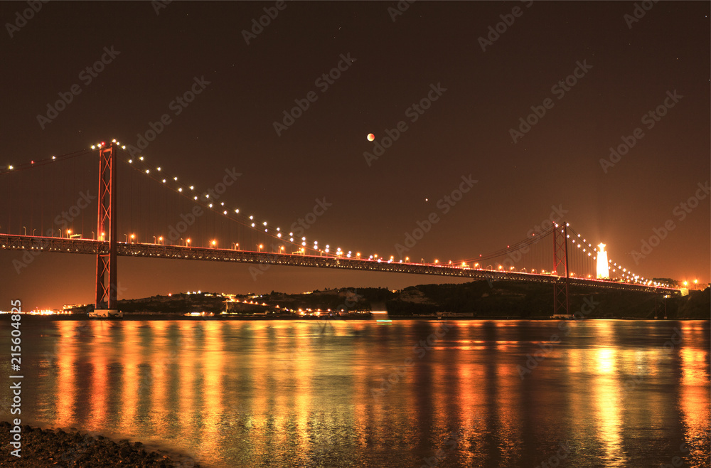 Lisbon – Total Lunar Eclipse Lisbon – Total Lunar Eclipse