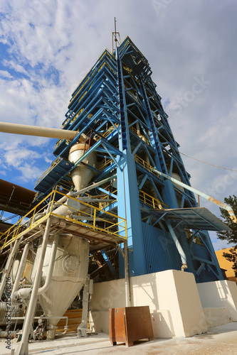 Foto Gas suspension calciner for production of alumina