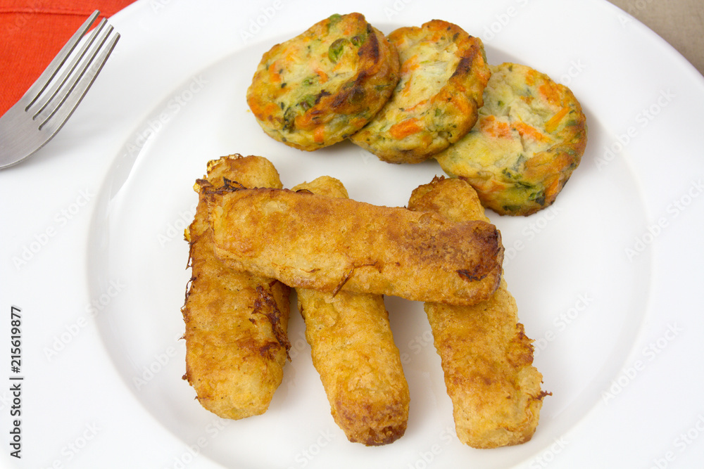 poisson pané et galettes de pommes de terre poisson pané et galettes de pommes de terre