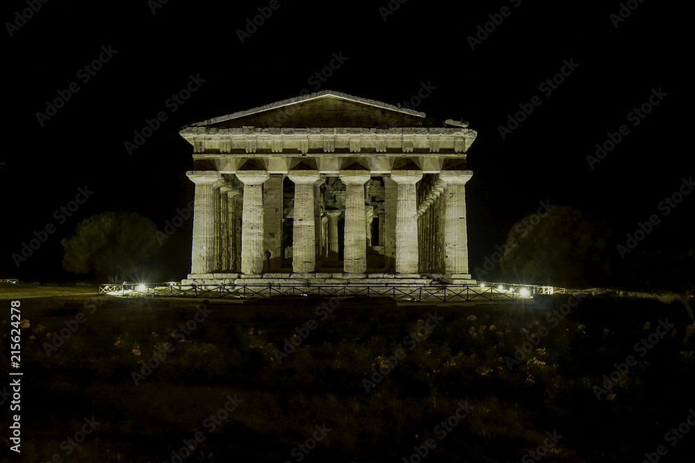 Obraz premium Paestum Night Temples