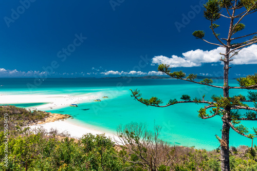 The amazing Whitehaven Beach in the Whitsunday Islands, Queensland, Australia © Martin Valigursky