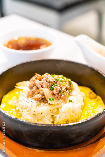 stir-fried beef on rice with egg