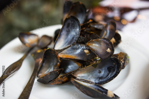Eating shellfish in a restaurant 