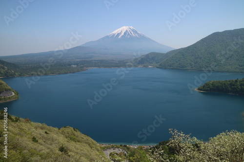 Mt. Fuji from Lake Motosu © Tetsunori Doman