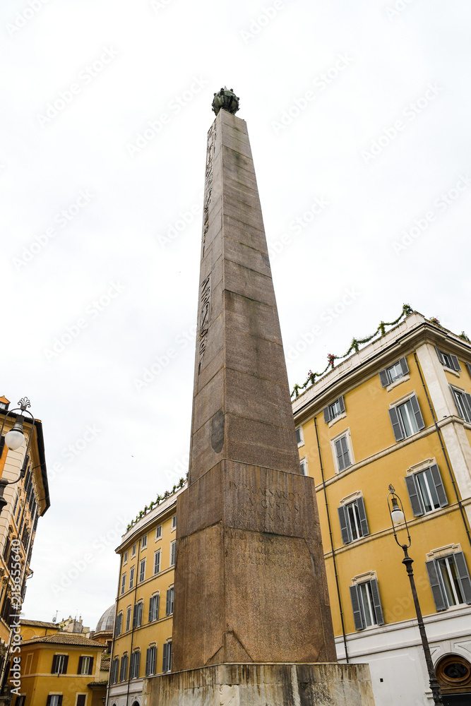 ローマ市内の古代遺跡（イタリア）　モンテチトーリオ広場のモンテチトーリオ・オベリスク