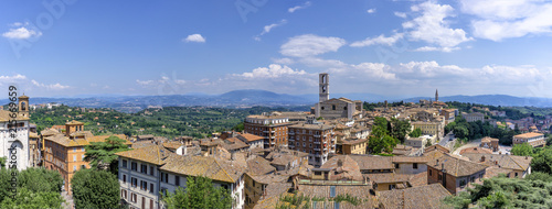 Blick aus der Altstadt von Perugia auf die Kirche San Dominico und in das Hinterland in Umbrien photo