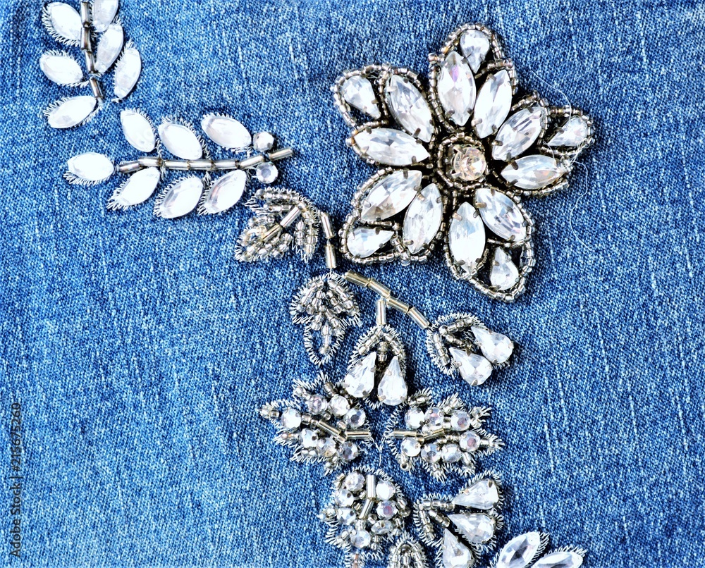 Jeans Detail - Perlenstickerei - Patches Jeans Detail - Perlenstickerei - Patches