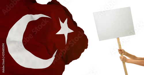 Photography Türk bayrağı ve elde afiş tutmak