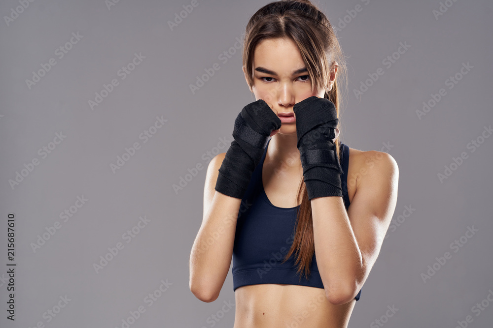 Naklejka premium woman playing boxing
