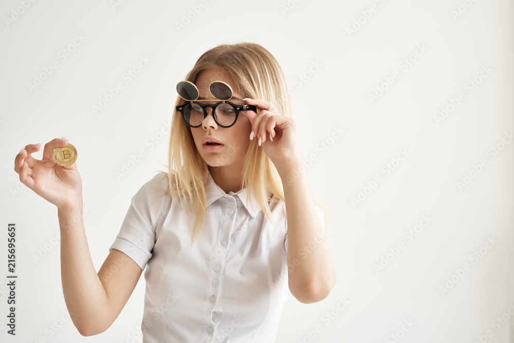 bitcoin business woman bitcoin business woman