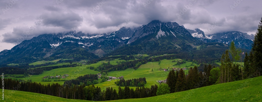 Sommerliche Panorama Wilder Kaiser, Tirol