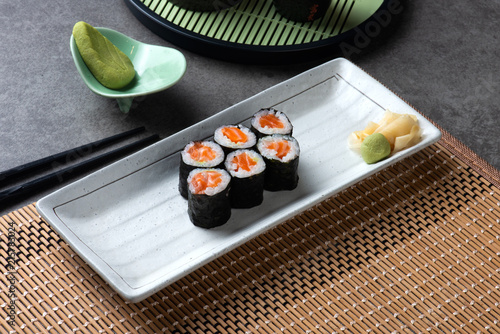 salmon make sushi roll