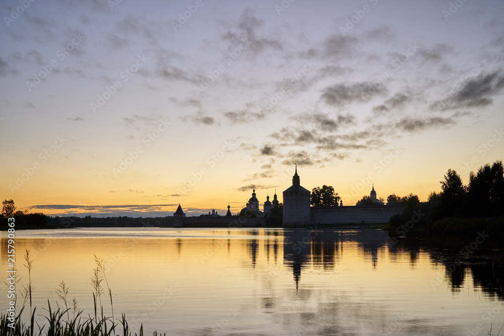 Fototapeta premium Kirillo-Belozersky monastery at sunset