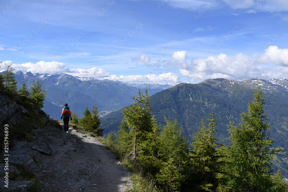 Die Alpen Rufen. Trekking concept. Tourismus in Deutschland, Österreich und Italien