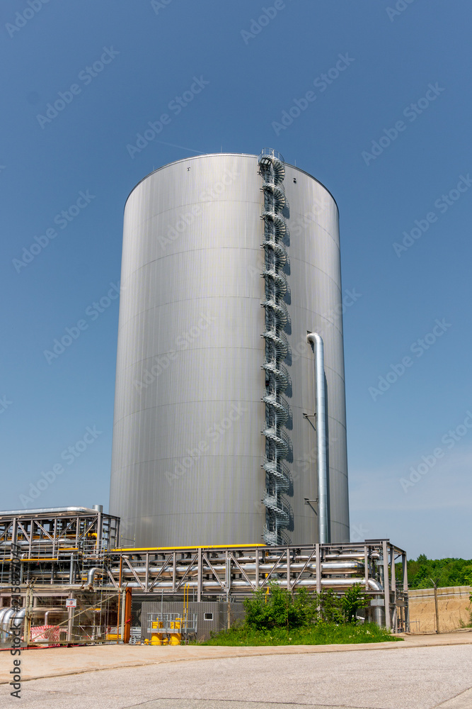 Fototapeta premium Neubau Gaskraftwerk Kiel Ost der 'Warmwasserspeicher